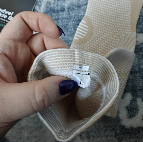 MODVEL ankle brace - Picture 3 of 3